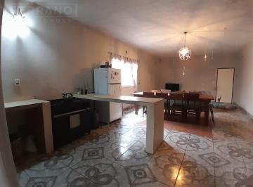 Casa · 100m² · 4 Ambientes · Venta Casa a Terminar con Amplio Terreno con Invernaculo en Loma Verde