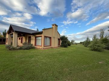 Casa · 305m² · 10 Ambientes · 2 Cocheras · Casa en Las Corzuelas Primera Etapa Fondo Cancha de Polo