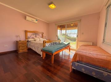 Casa · 305m² · 10 Ambientes · 2 Cocheras · Casa en Las Corzuelas Primera Etapa Fondo Cancha de Polo