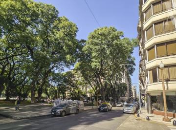Departamento · 335m² · 10 Ambientes · 2 Cocheras · Piso en Venta con Vista a Plaza