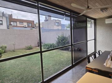 Casa · 160m² · 8 Ambientes · 1 Cochera · PH en Chacra del Norte