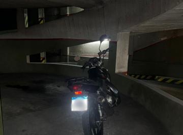 Garage · 18m² · Amplia Cochera Para Moto!