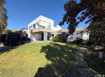 Imagen 1 · Casa en Venta en La Concepción 5 Dorm.
