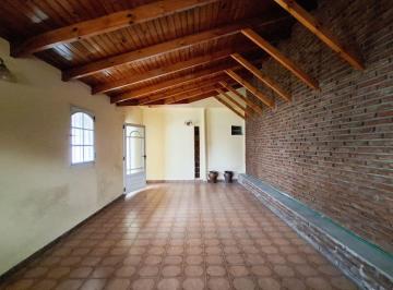 Casa · 337m² · 6 Ambientes · 2 Cocheras · Casa en Villa Elvira