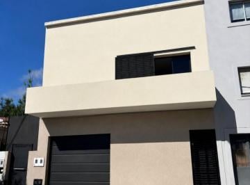 Casa · 83m² · 5 Ambientes · Venta - ¡Gran Oportunidad, Planta Alta en El Corazon de Guadalupe! Casa Planta Alta