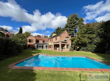 Casa · 450m² · 11 Ambientes · 6 Cocheras · Excelente Casa en San Carlos C. C.