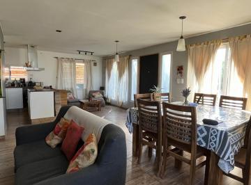 Casa · 250m² · 6 Ambientes · 2 Cocheras · Casa en Venta Barrio Privado El Challao. Mendoza.