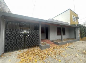 Casa · 30m² · 3 Ambientes · 1 Cochera · Casa 3 Ambientes en Alquiler en Munro
