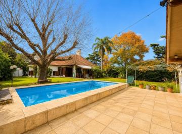 Casa · 250m² · 6 Ambientes · 3 Cocheras · Casa en Venta - 2 Lotes Centrales Subdivididos - Miraflores Country Club