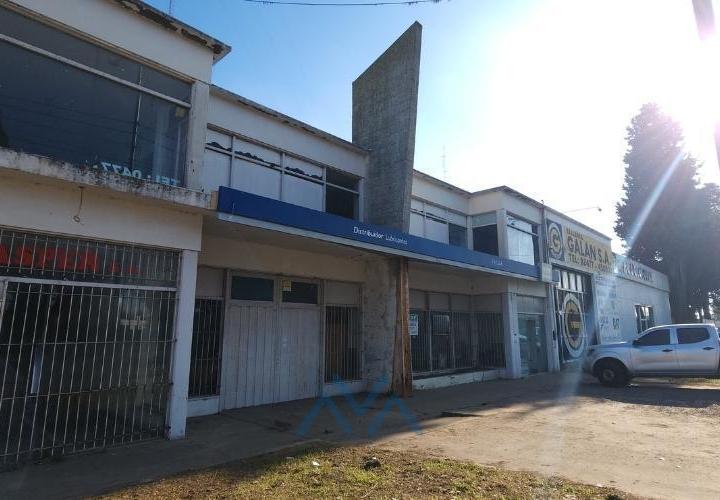 Local comercial · 1000m² · 1 Cochera