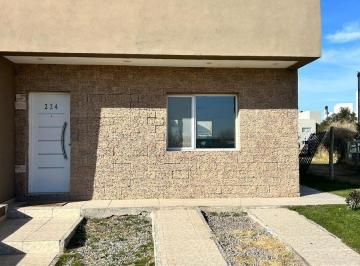 PH · 90m² · 5 Ambientes · 1 Cochera · B° La Peregrina Alquiler Duplex 3 Habitaciones