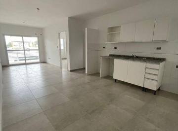 Departamento de 2 ambientes, Villa Luro · Villa Luro Venta: Regio Departamento de 2 Amb Frente con Amplio Balcón Todo Luz y Sol