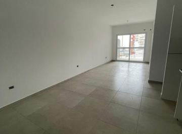 Departamento de 2 ambientes, Villa Luro · Villa Luro Venta: Regio Departamento de 2 Amb Frente con Amplio Balcón Todo Luz y Sol