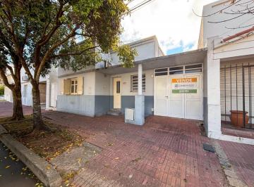 Casa · 152m² · 5 Ambientes · 1 Cochera · Casa en Barrio Alberdi