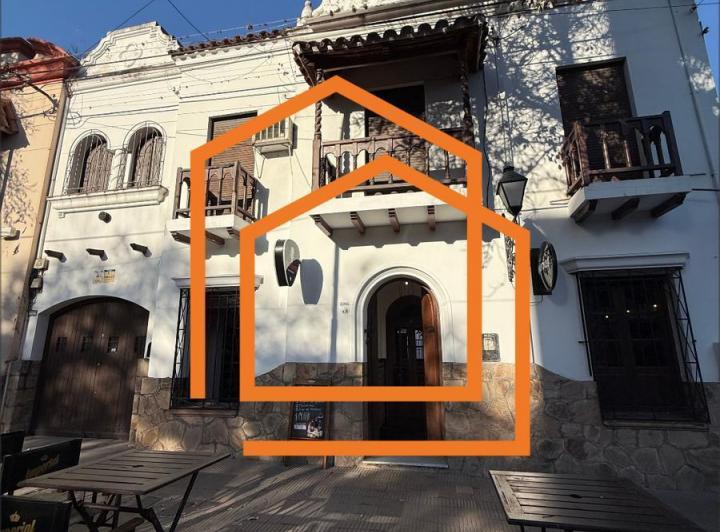 PH · 223m² · 8 Ambientes · 1 Cochera