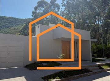 Casa · 100m² · 3 Ambientes · 1 Cochera · Casa Barrio Los Profesionales