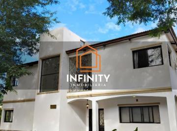 Casa · 1009m² · 9 Ambientes · 2 Cocheras · Casa en Praderas de San Lorenzo