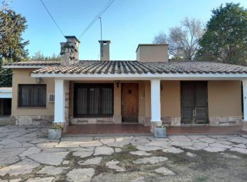 Casa de 7 ambientes, Villa Allende · Casa en Venta Villa Allende - 5 Dorm..