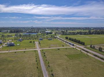 Terreno · 830m² · Venta Terreno Ficherton 830 m² Los Pasos Jockey