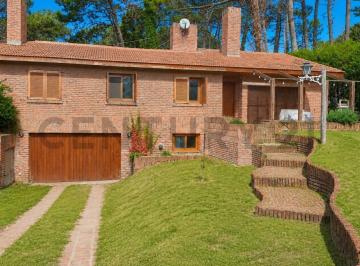 Casa · 211m² · 5 Ambientes · 2 Cocheras · Casa en Carilo Pinamar en Venta
