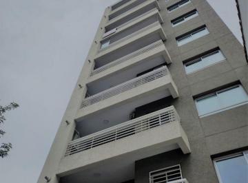 Departamento de 3 ambientes, Lanús · Tres Ambientes Al Frente con Cochera