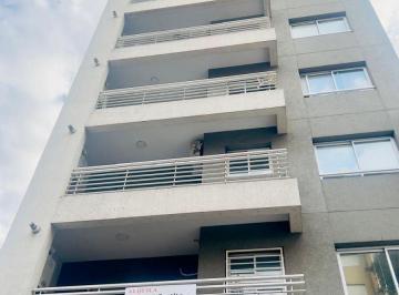 Departamento de 3 ambientes, Lanús · Tres Ambientes Al Frente con Cochera
