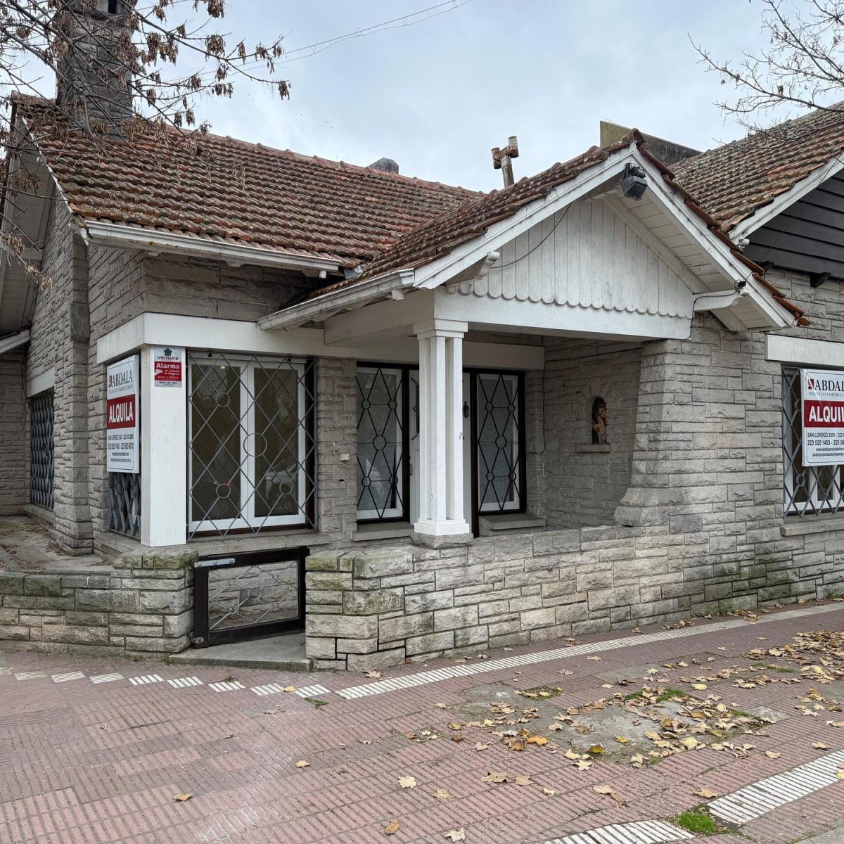 Alquiler comercial | Chalet en esquina – Barrio Chauvin