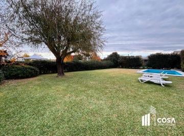 Casa · 160m² · 6 Ambientes · 2 Cocheras · Venta Casa 4 Dorm. Amplio Jardín Parquizado y Pileta Cantegril Funes Santa Fe
