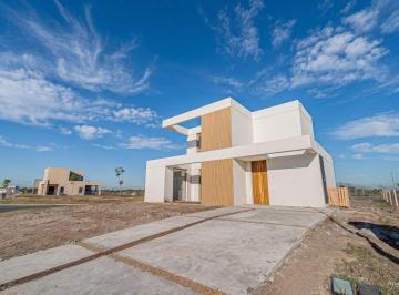 Casa de 5 ambientes, Escobar · Casa a Estrenar en Venta en Nativas – Puertos del Lago