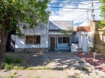 Casa · 123m² · 5 Ambientes · Venta Casa de 3 Dorm y Patio en Candioti Norte