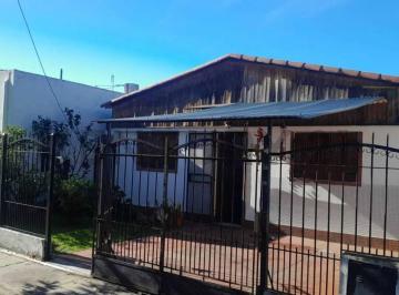 Casa · 100m² · 4 Ambientes · 1 Cochera · Venta Casa 4 Amb en Palomar - Permuta - Apto Credito