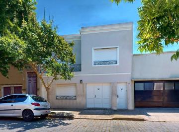 Casa · 137m² · 6 Ambientes · 1 Cochera · Casa en Venta en La Plata