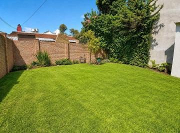 Casa · 73m² · 3 Ambientes · 1 Cochera · Casa Chalet en Alquiler en Lomas de San Isidro, San Isidro, G. B. a. Zona Norte