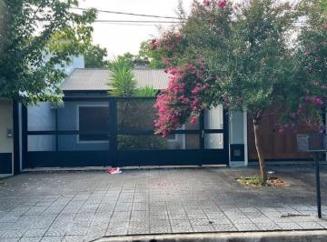 Casa · 152m² · 5 Ambientes · 3 Cocheras · Casa en Venta en Tolosa