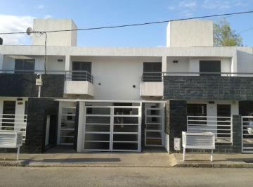 Departamento de 2 ambientes, Villa Carlos Paz · Jl Inmobiliaria Alquila Dpto 1 Dorm con Patio Propio en Edificio Sabrina