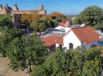 Casa · 243m² · 6 Ambientes · 2 Cocheras · Casa 5 Cuartos Arguello Zona Colegio Lasalle