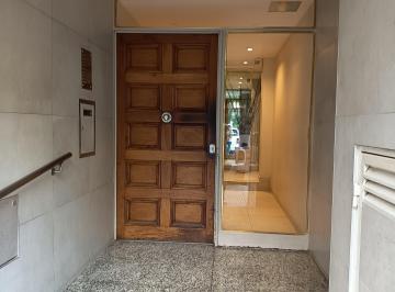 Departamento de 2 ambientes, Recoleta · Excelente Ubicación, Luz y Sol.
