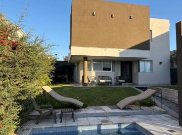 Casa de 10 ambientes, El Challao · Suarez & Ortega Inmobiliaria Vende Casa en Barrio La Bastilla