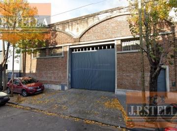 Bodega-Galpón · 550m² · Galpón Industrial 550 m² C/ Oficina - Baños y Vestuario - San Justo