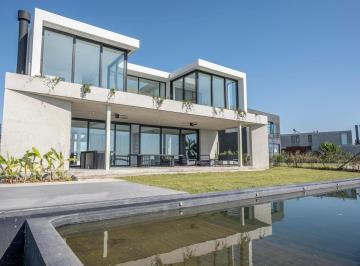 Casa · 445m² · 7 Ambientes · 4 Cocheras · Casa en Venta, Categoria Premium, en Barrio Marinas, Puertos del Lago