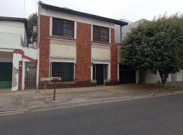 PH · 115m² · 4 Ambientes · Venta Casa 4 Amb 2 Baños Patio Terraza Caseros