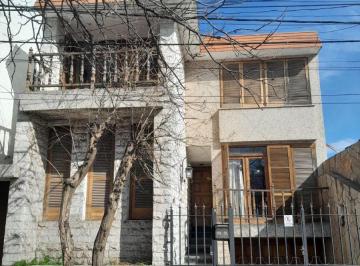 Casa de 8 ambientes, Rosario · Alquiler. Importante Casa