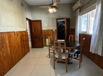 Casa · 158m² · 4 Ambientes · 1 Cochera · Casa en Venta! B° Yofre Norte, 3 Dorm.