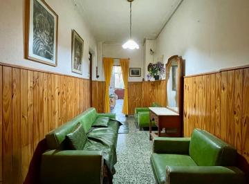 Casa · 256m² · 8 Ambientes · 1 Cochera · Casa en Venta en La Plata