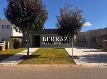 Casa · 148m² · 5 Ambientes · 4 Cocheras · Casa Venta 3 Dorm. Lote de 450 m² Barrio Santo Tomás, Derqui, Pilar