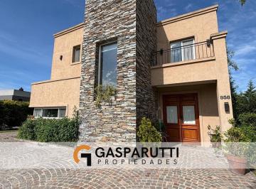 Casa · 160m² · 4 Ambientes · 3 Cocheras · San Matias, Area 4. Lote Interno. Maschwitz