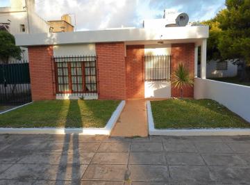 Casa · 120m² · 4 Ambientes · 4 Cocheras · Casa en Venta
