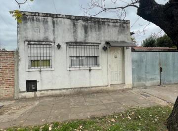 Casa · 40m² · 2 Ambientes · Alquiler Casa 2 Ambientes – Merlo