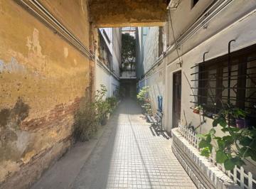 PH · 75m² · 4 Ambientes · Venta Casa de Pasillo Barrio Martin a Reciclar