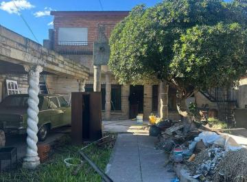 PH de 3 ambientes, Hurlingham · PH 3 Ambientes en Alquiler con Patio Al Frente Totalmente Reciclado